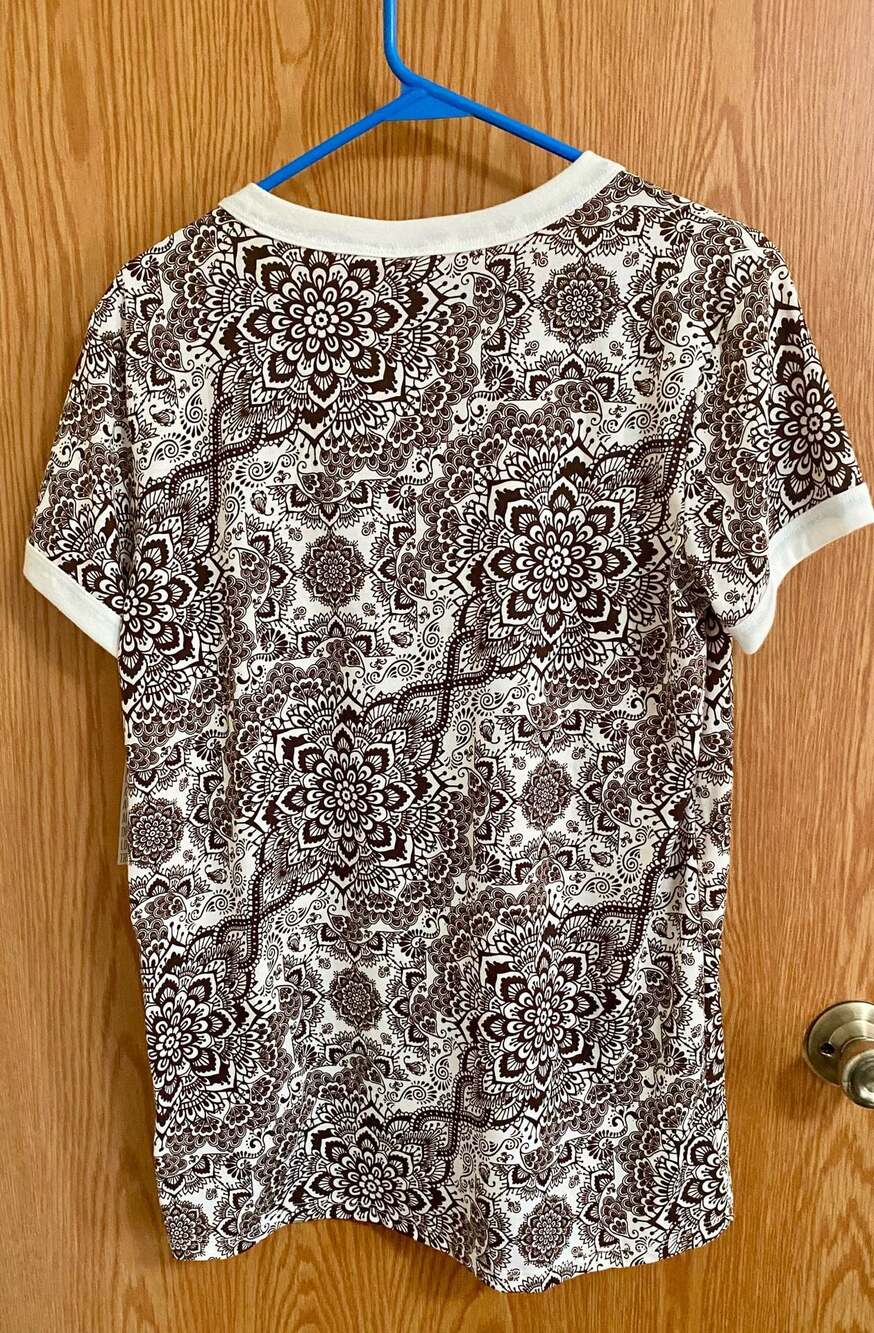 LuLaRoe Liv Brown and White Mandala Print Short Sleeve Ringer T-Shirt Size M - Picture 4 of 6
